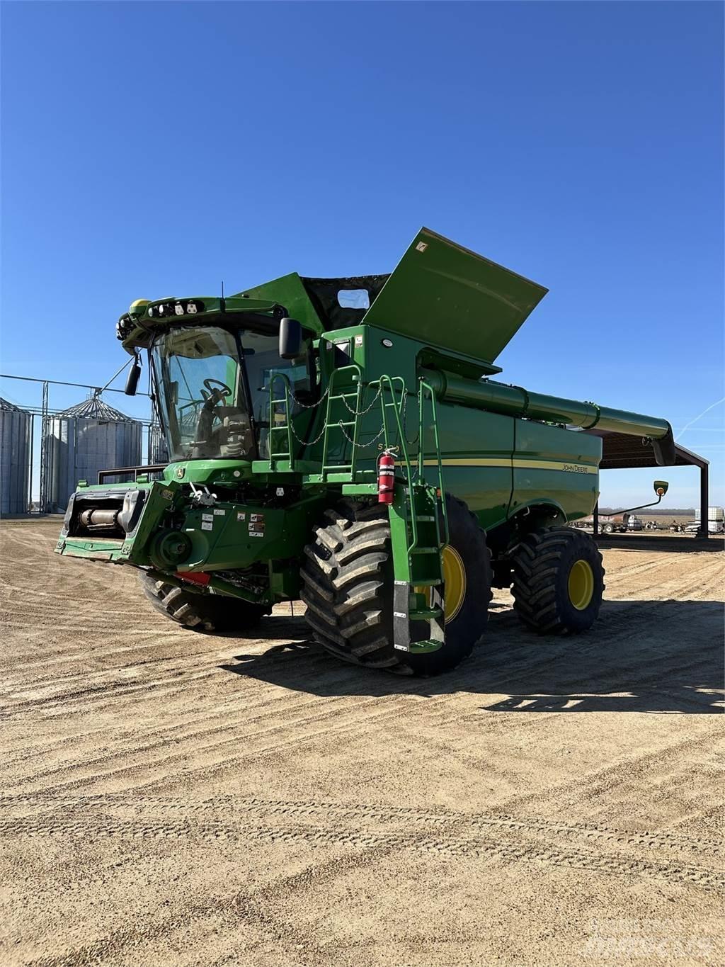 John Deere S790 Зернозбиральні комбайни