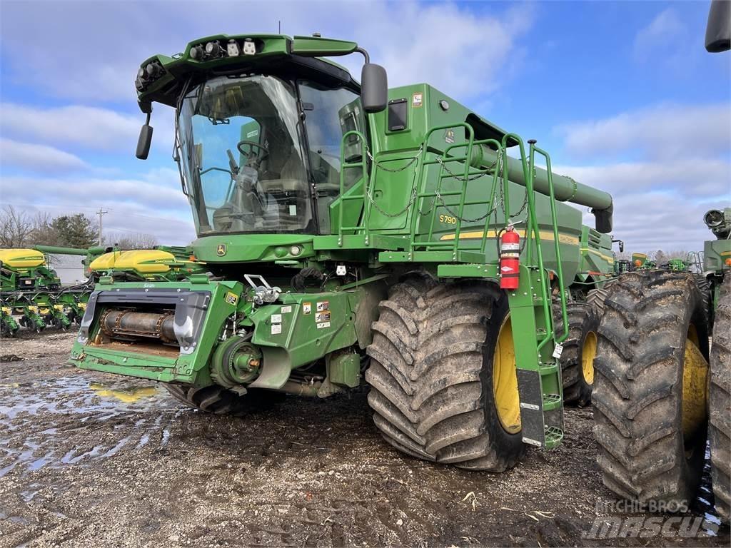 John Deere S790 Зернозбиральні комбайни