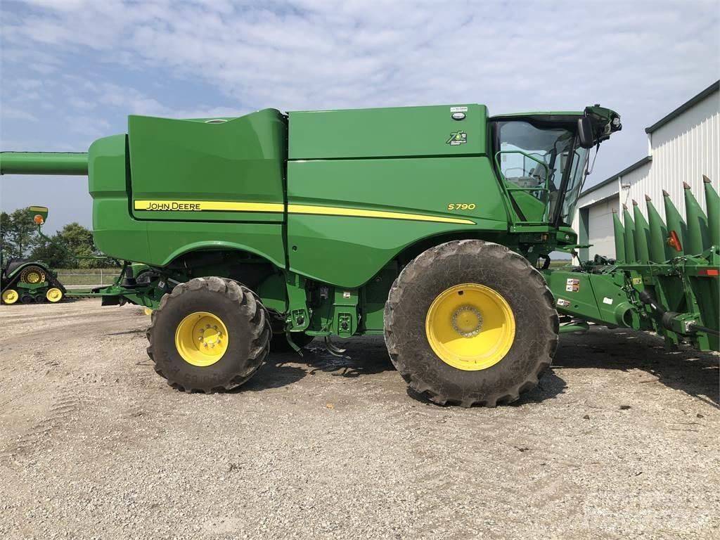 John Deere S790 Зернозбиральні комбайни