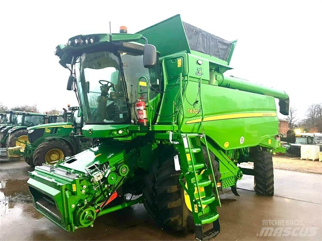 John Deere T670 Зернозбиральні комбайни