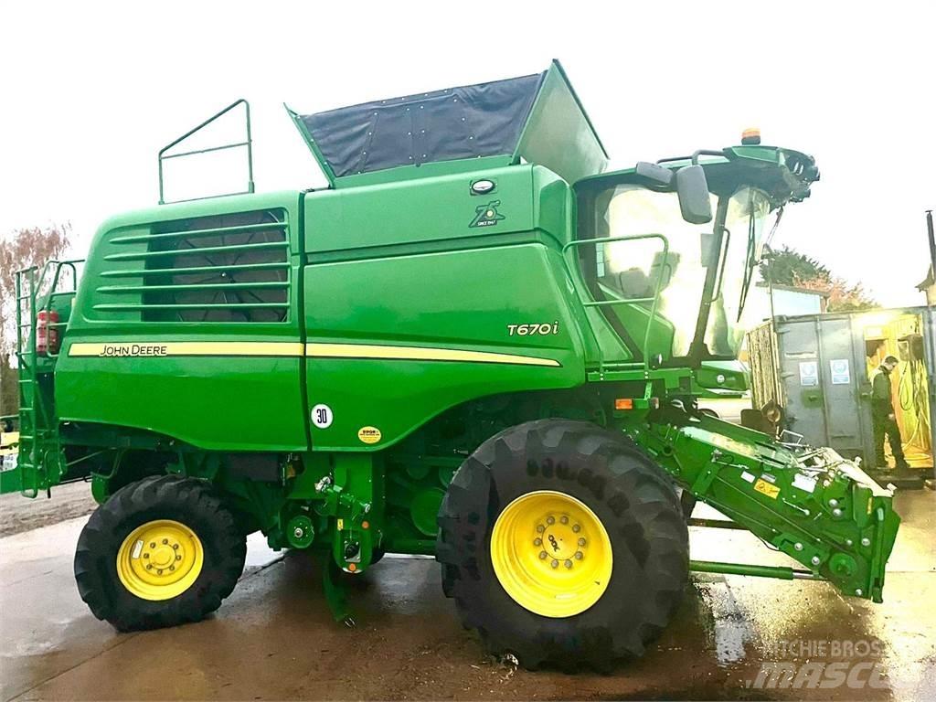John Deere T670 Зернозбиральні комбайни