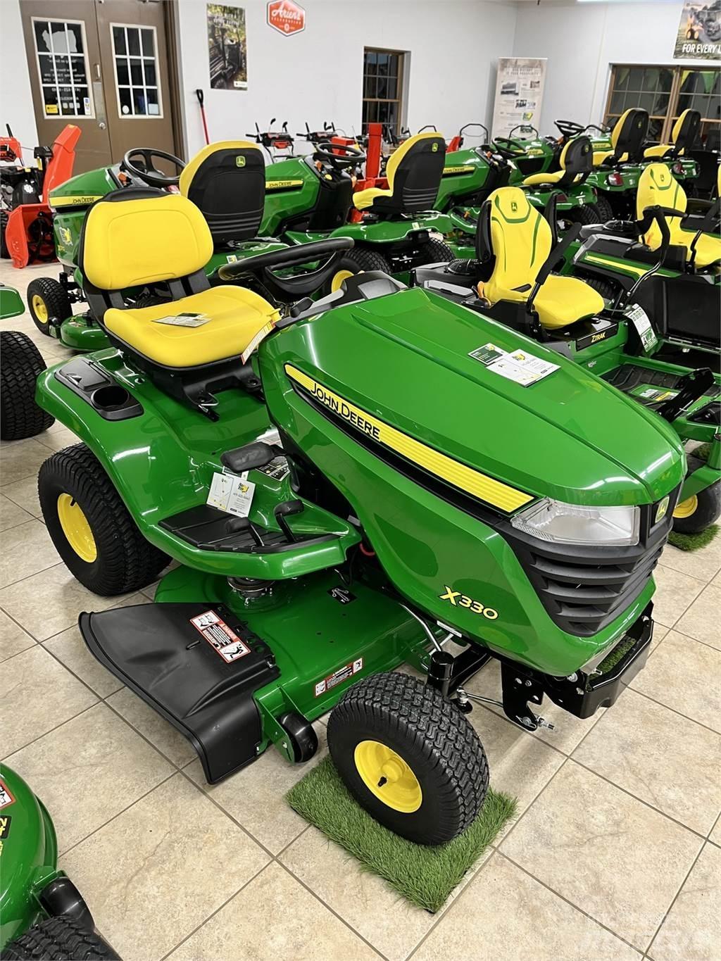 John Deere X330 Трактори