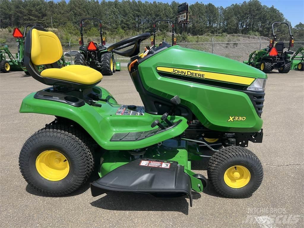 John Deere X330 Трактори