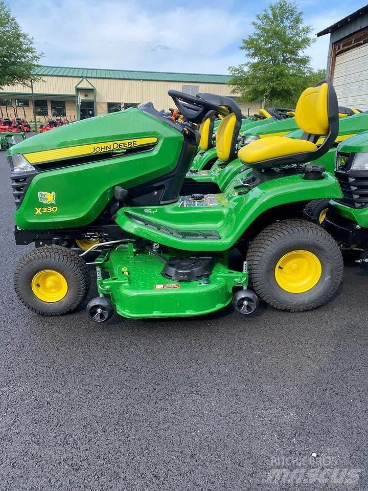 John Deere X330 Трактори
