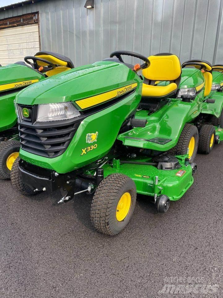 John Deere X330 Трактори