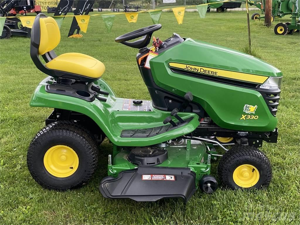 John Deere X330 Трактори