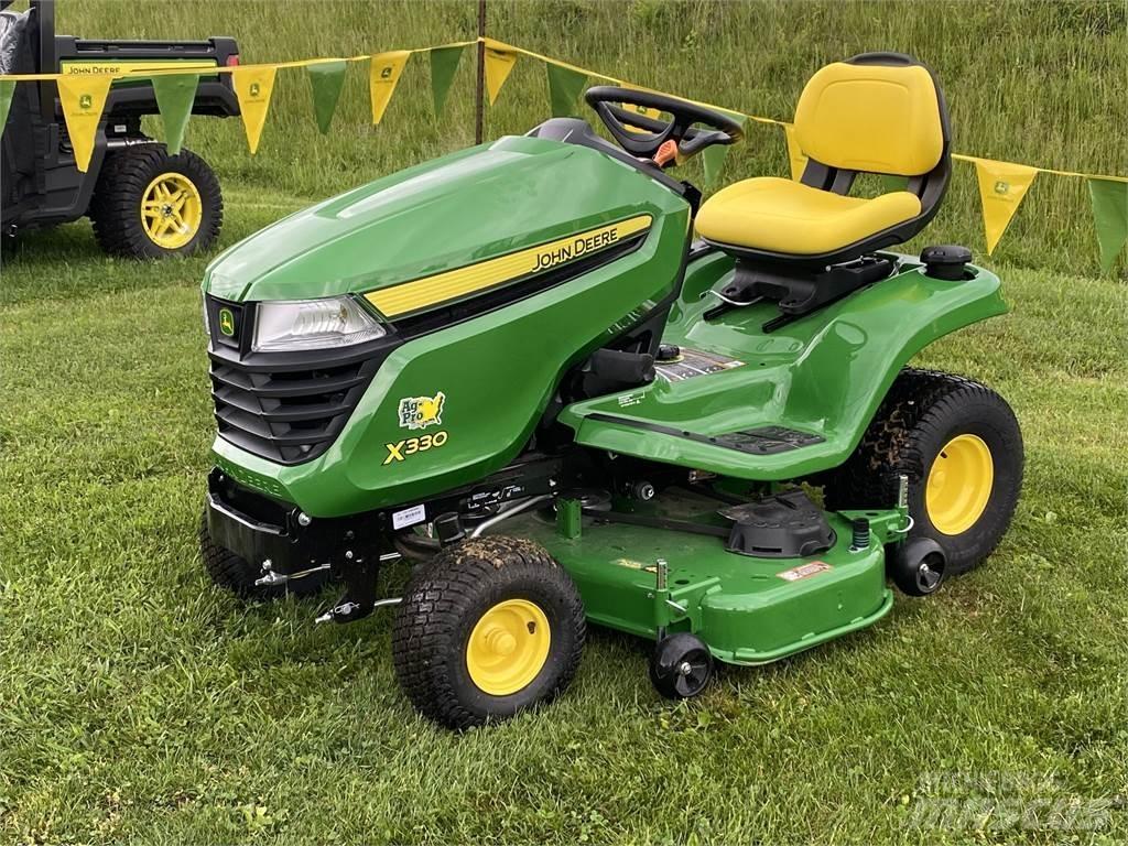 John Deere X330 Трактори