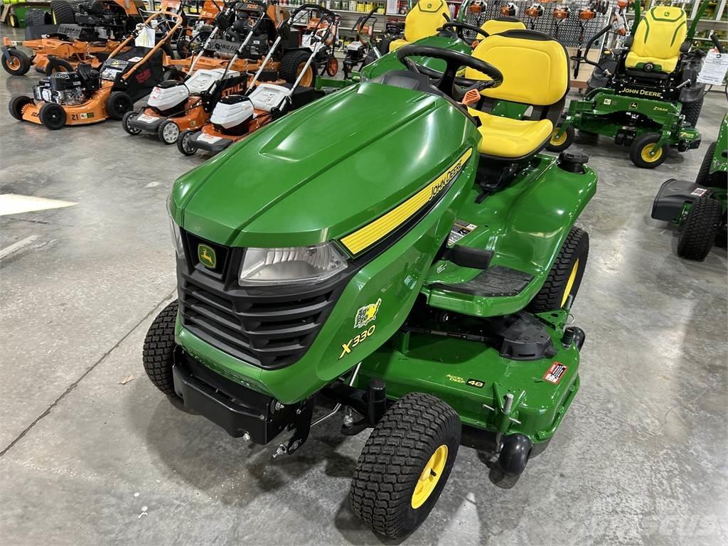 John Deere X330 Трактори