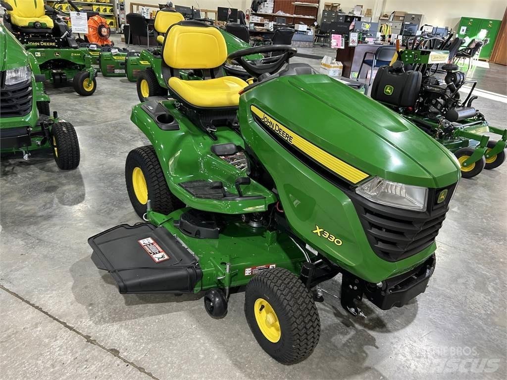 John Deere X330 Трактори