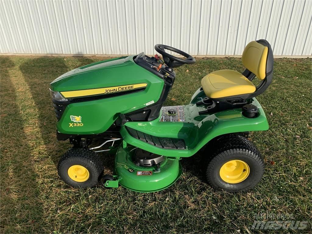 John Deere X330 Трактори