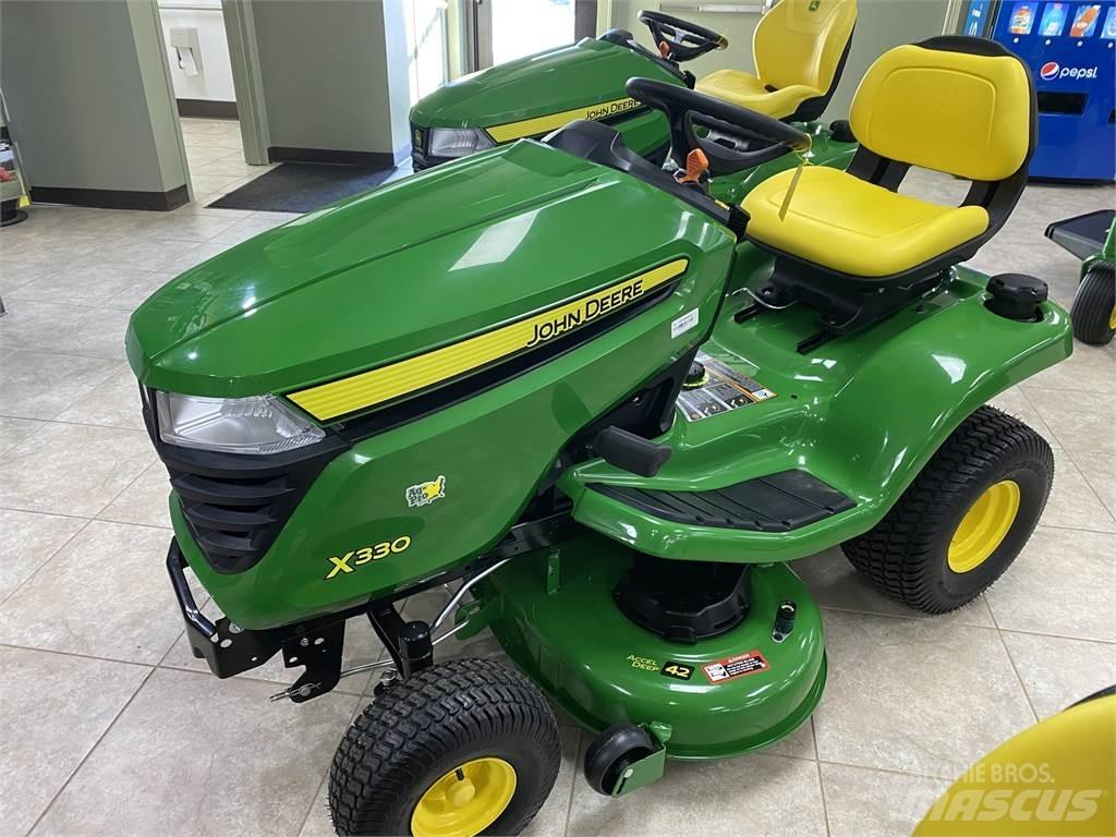 John Deere X330 Трактори