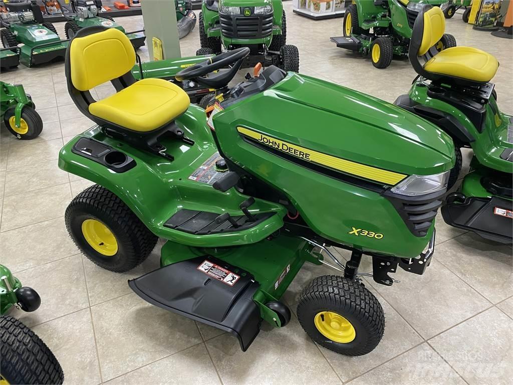 John Deere X330 Трактори