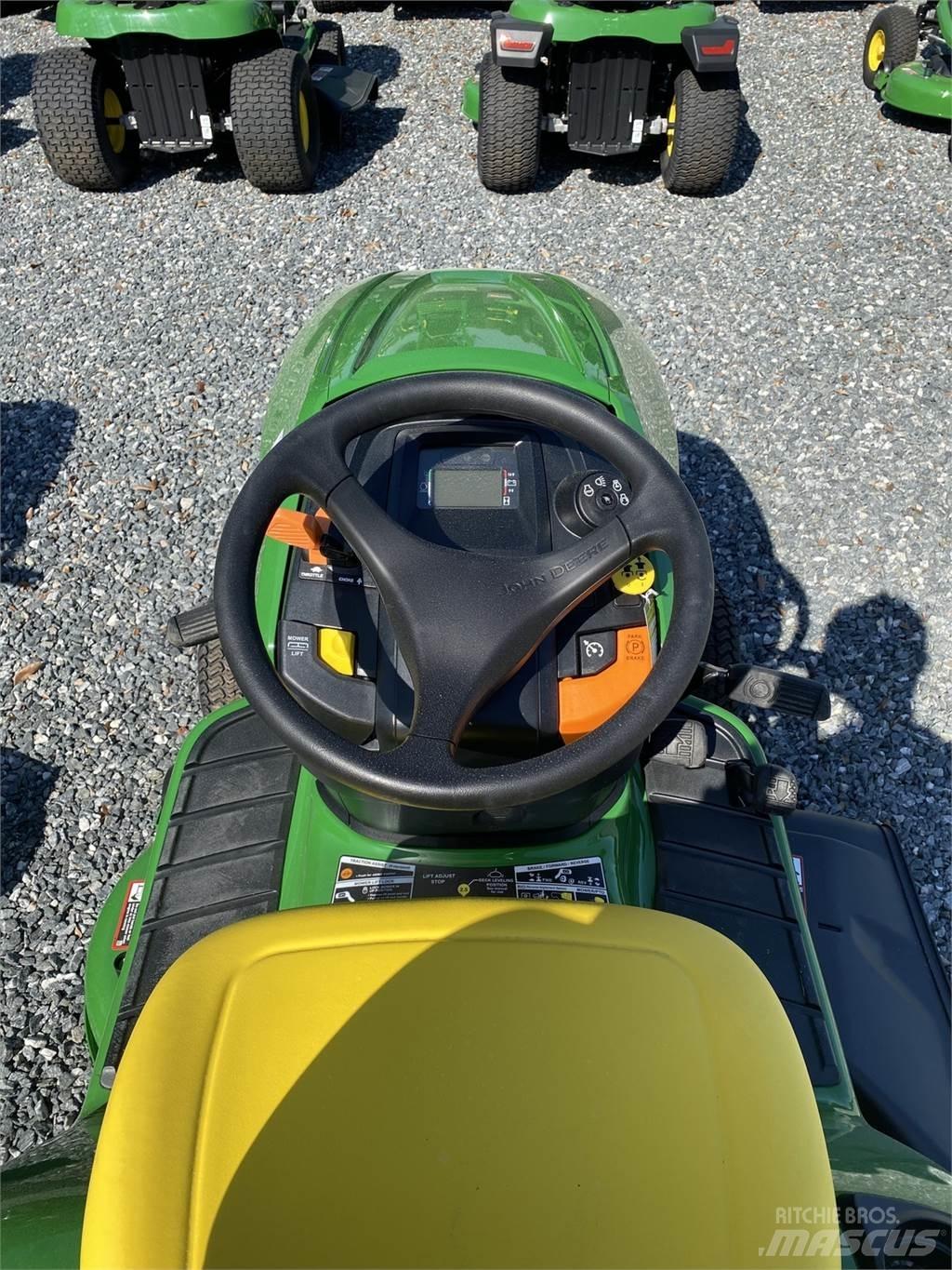 John Deere X330 Трактори