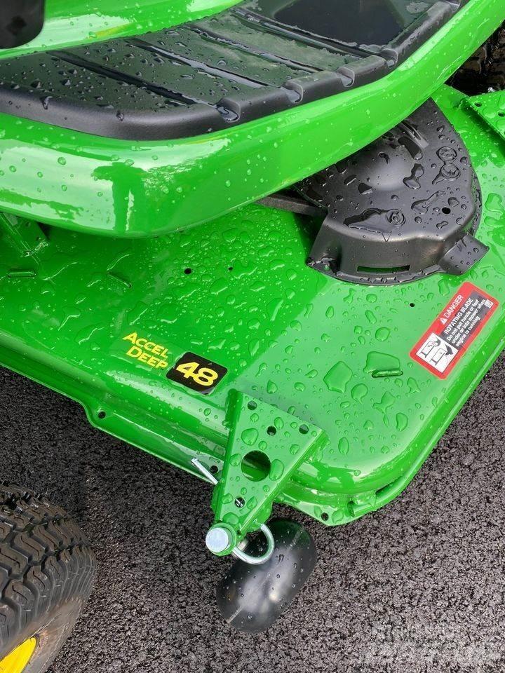 John Deere X330 Трактори