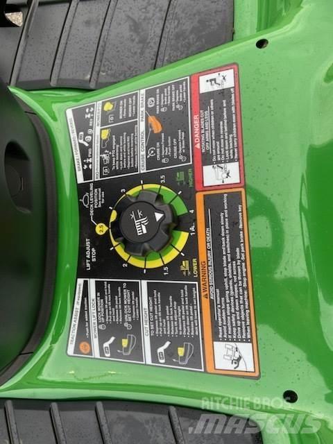 John Deere X350 Трактори