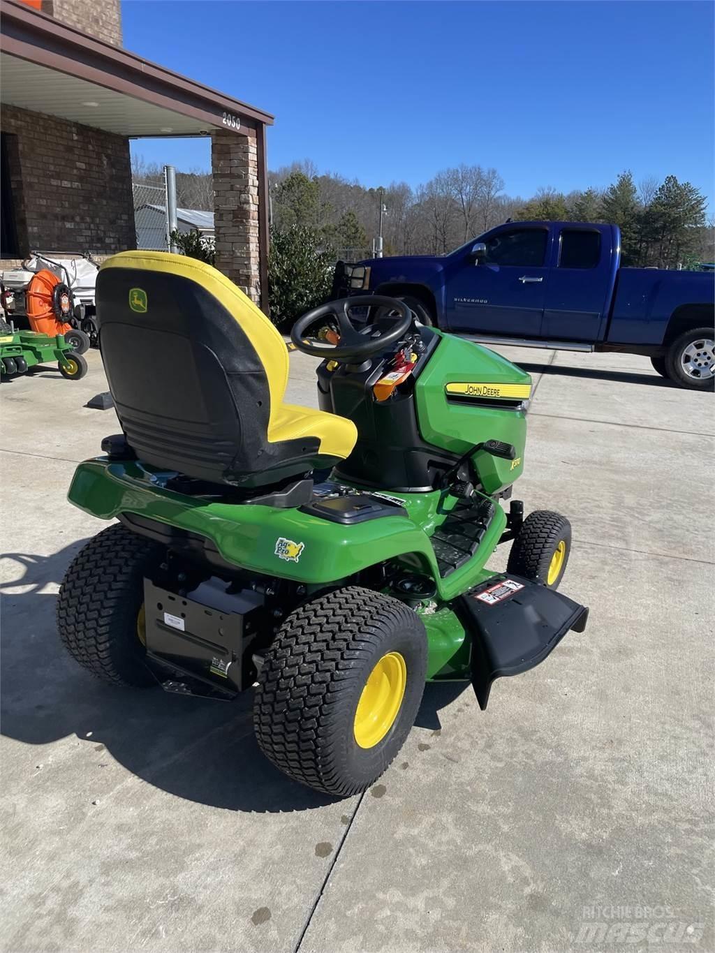 John Deere X370 Трактори