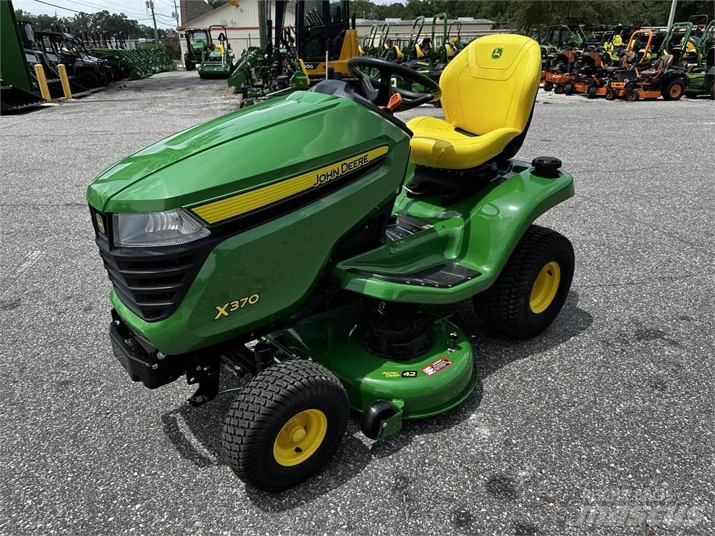 John Deere X370 Трактори