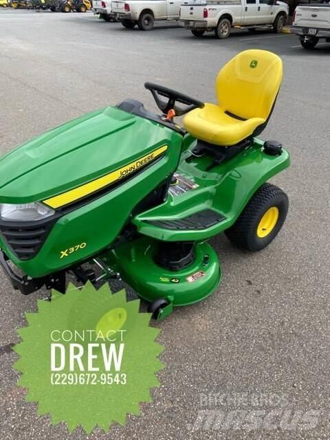 John Deere X370 Трактори