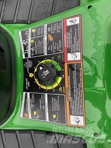 John Deere X370 Трактори