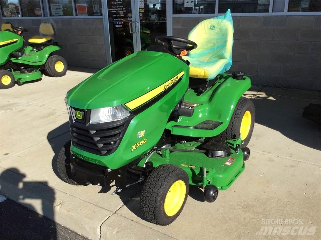 John Deere X380 Трактори