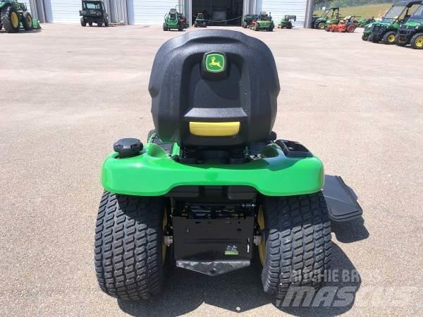 John Deere X380 Трактори