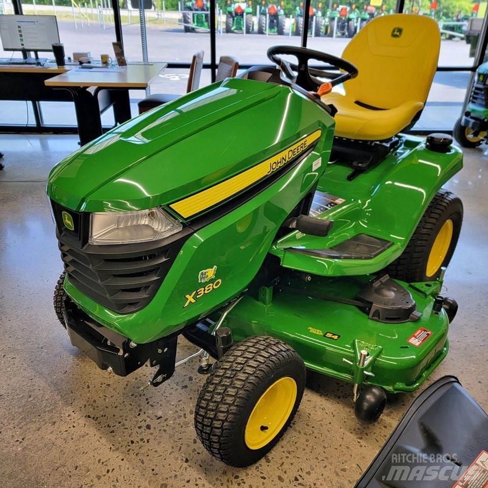 John Deere X380 Трактори