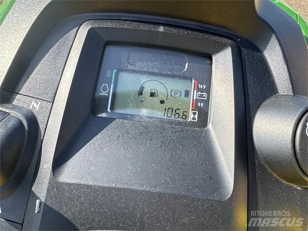 John Deere x380 Трактори