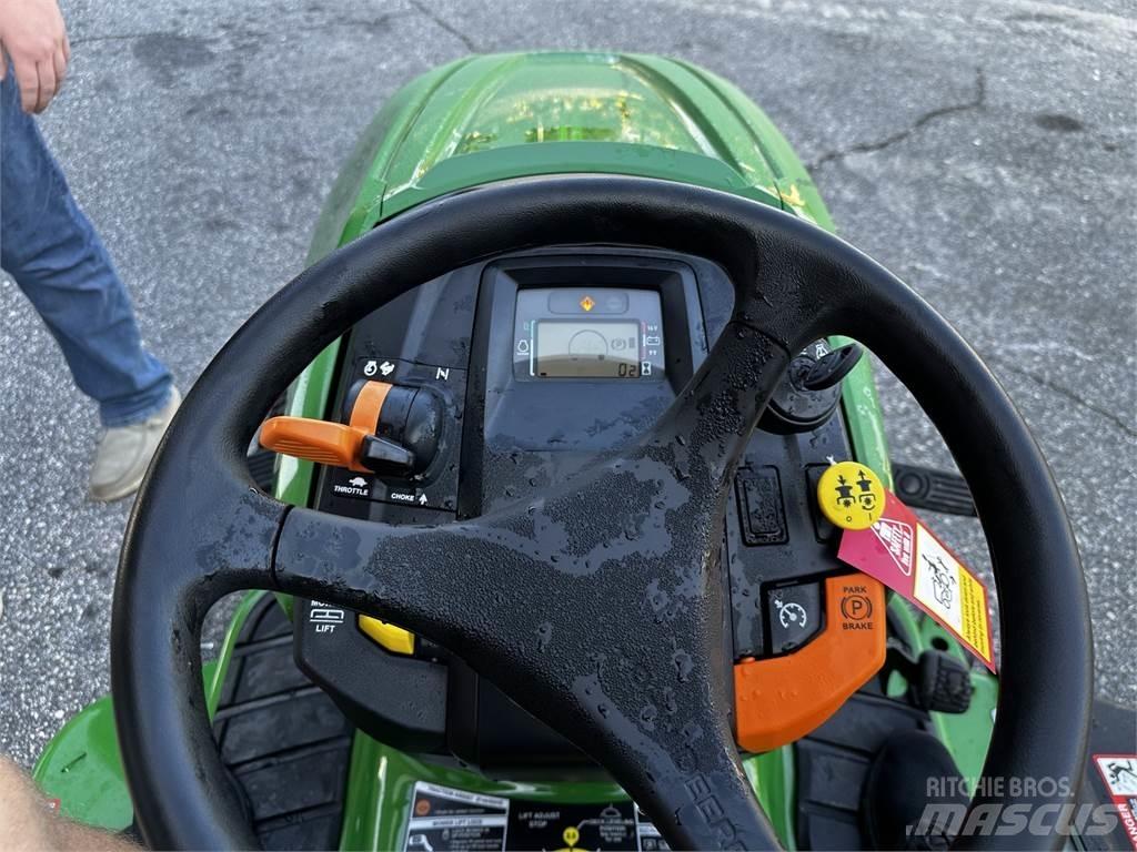 John Deere X380 Трактори