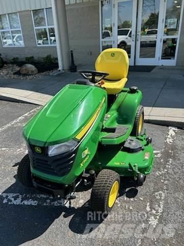 John Deere X380 Самохідні газонокосарки