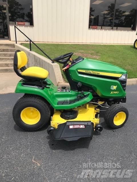 John Deere X380 Трактори