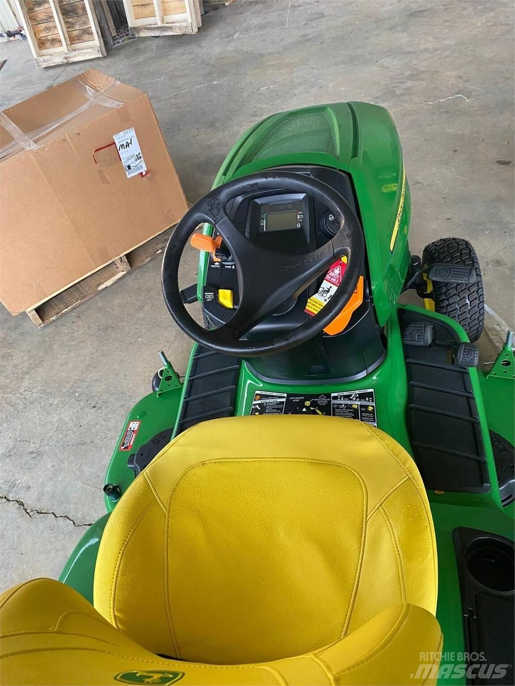 John Deere X380 Трактори