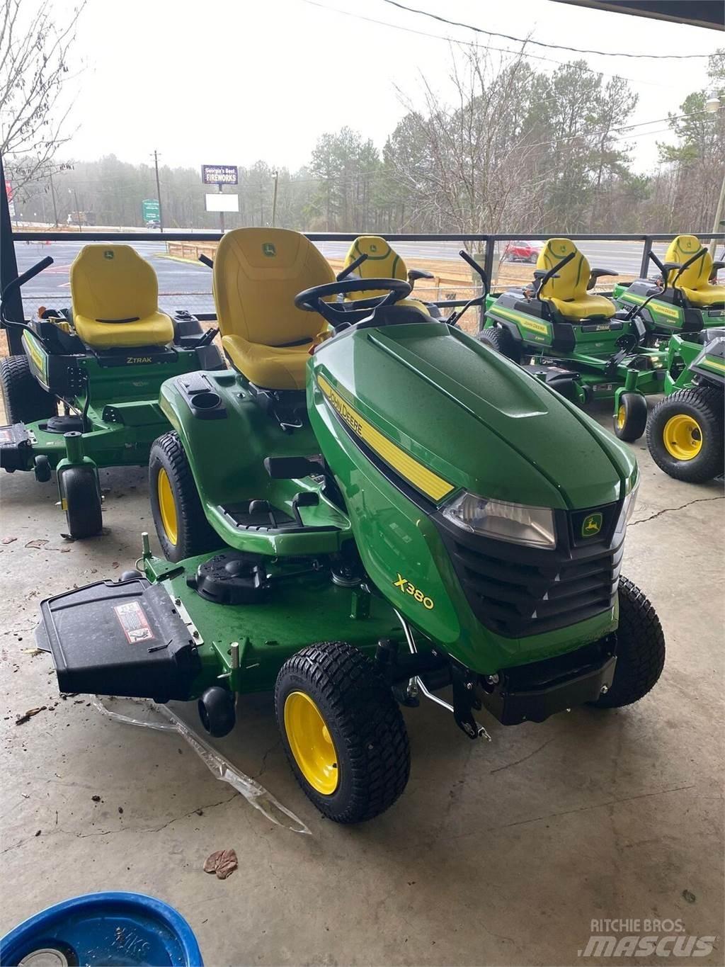 John Deere X380 Трактори