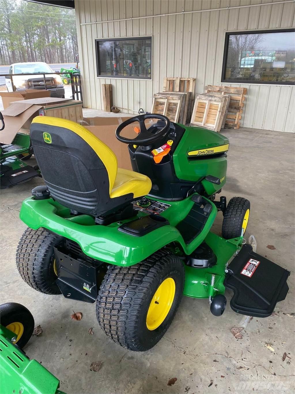 John Deere X380 Трактори