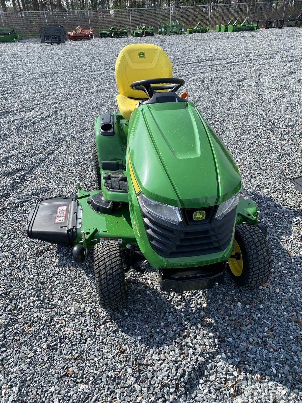 John Deere X380 Трактори