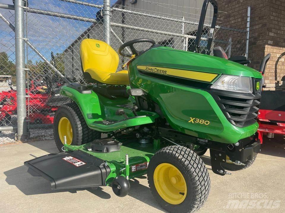 John Deere X380 Трактори