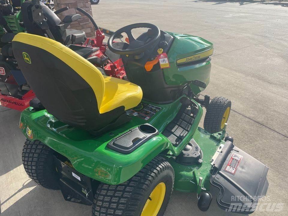 John Deere X380 Трактори