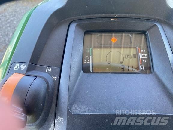 John Deere X380 Трактори