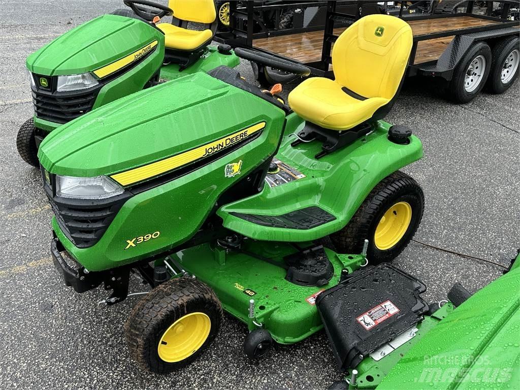 John Deere X390 Трактори
