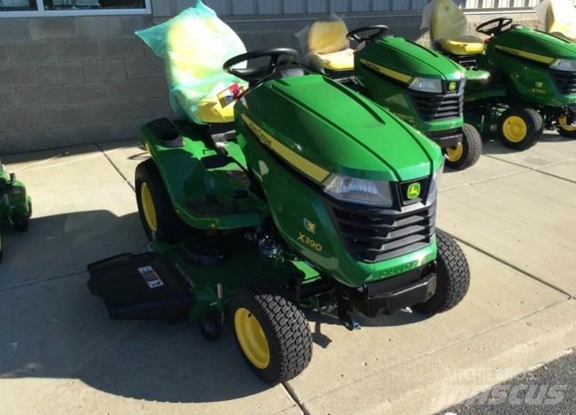 John Deere X390 Трактори