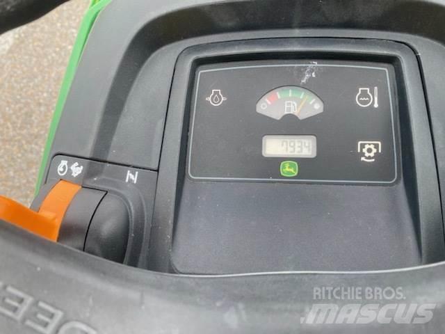 John Deere X540 Трактори