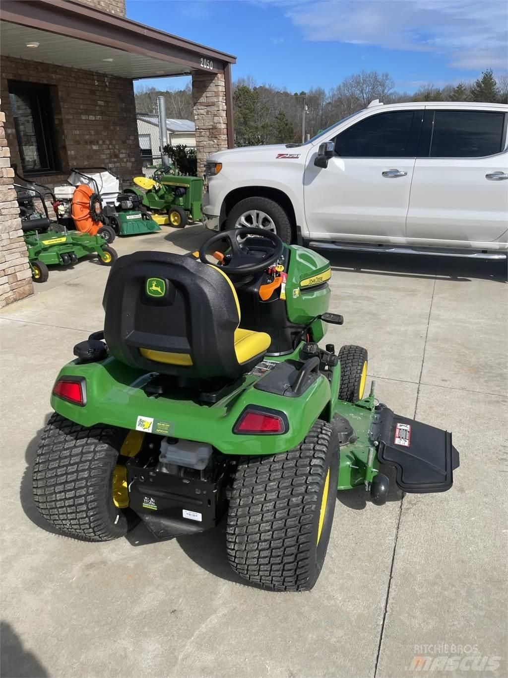 John Deere X570 Трактори