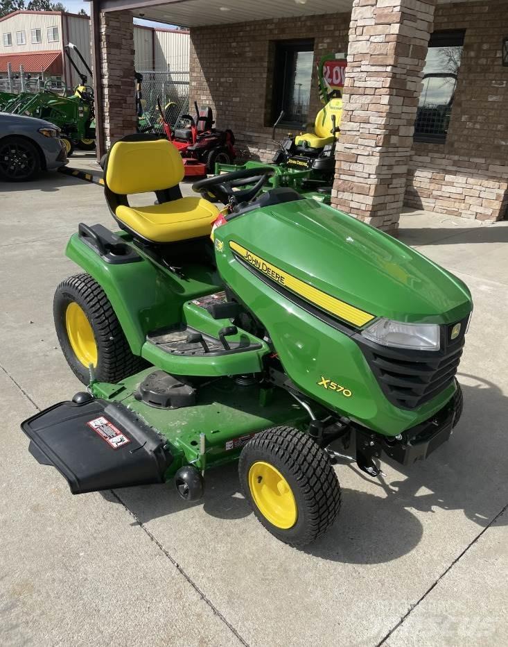 John Deere X570 Трактори
