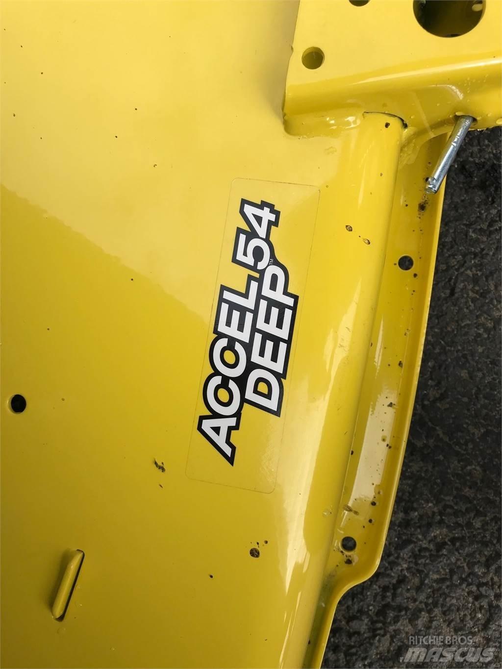 John Deere X570 Трактори