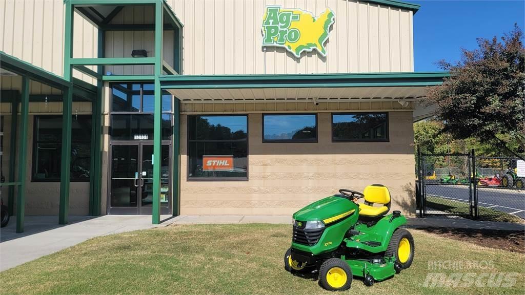 John Deere X570 Трактори