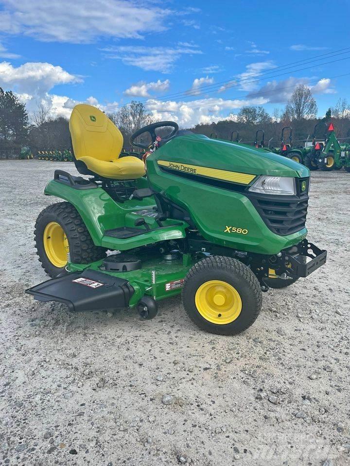 John Deere X580 Трактори