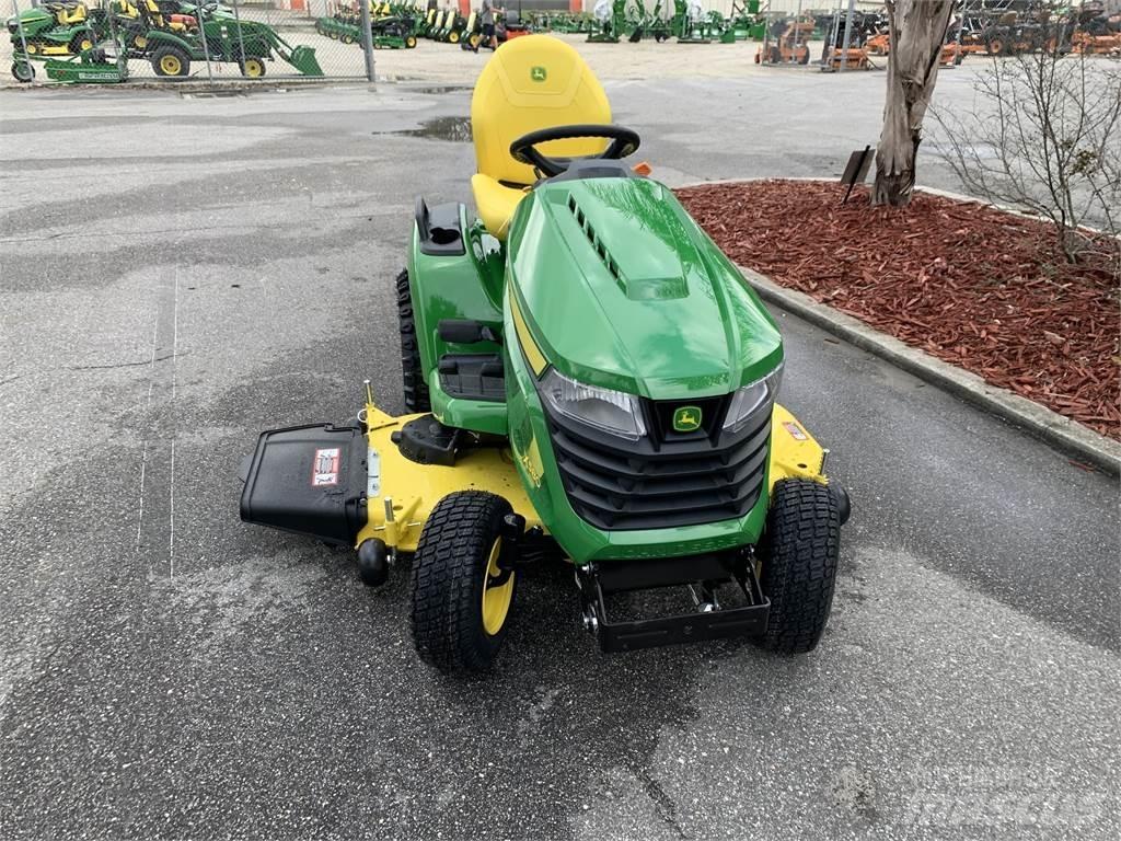 John Deere X580 Трактори
