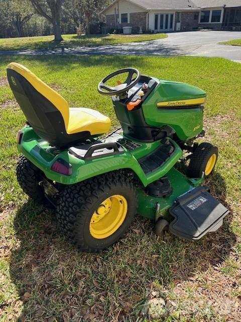 John Deere X580 Трактори