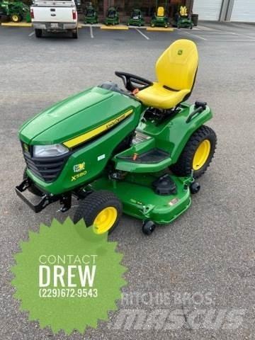 John Deere X580 Трактори