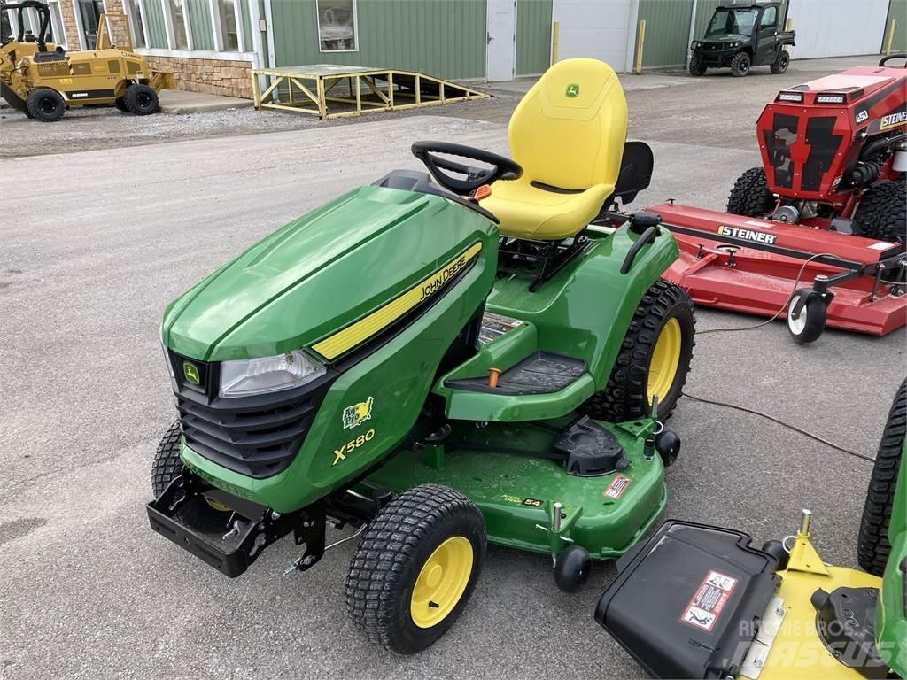 John Deere X580 Трактори