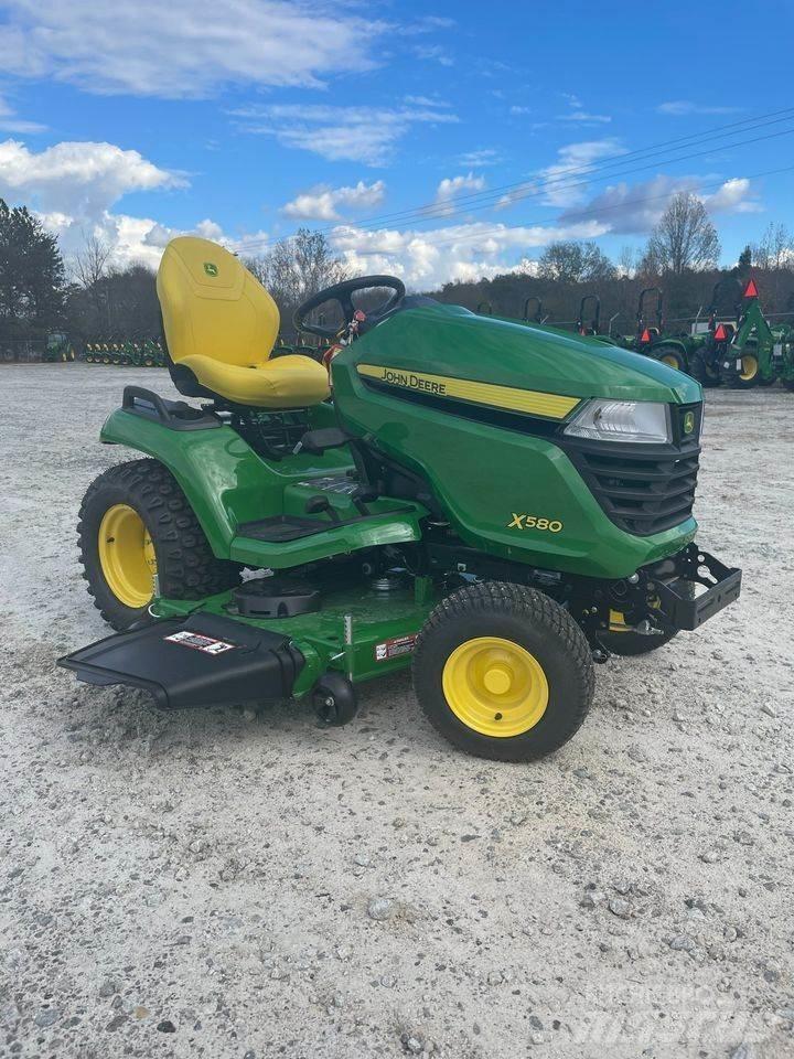 John Deere X580 Самохідні газонокосарки